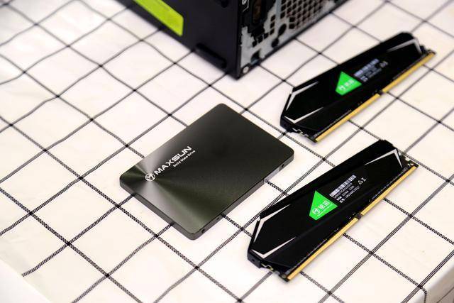 固态|又一次小机箱的装机,这次来聊聊存储如何选