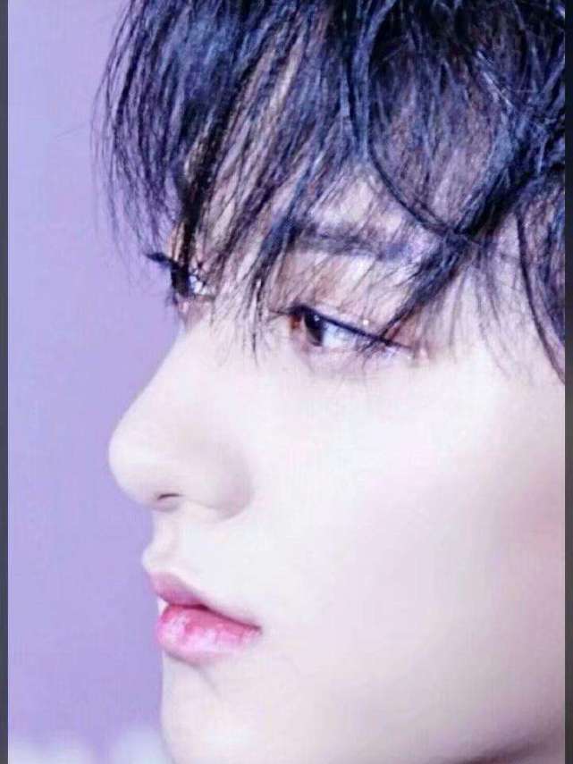 黄忠东|原创黄子韬复工录制节目，状态看上去不错，期待回归