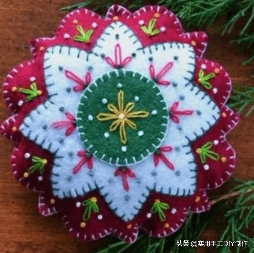 刺绣|「刺绣作品」100个迷人时尚的刺绣纽扣，装饰衣物美美的