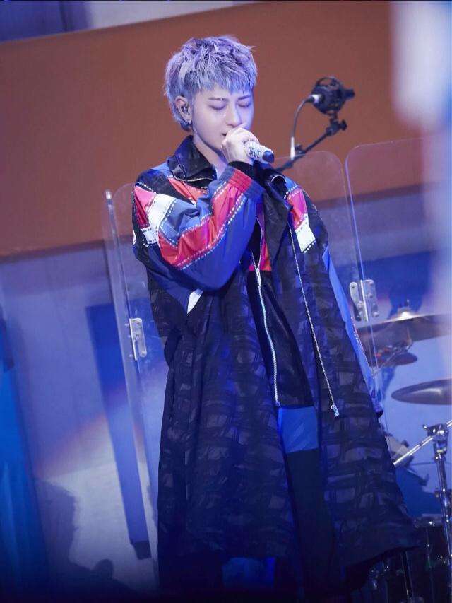 黄忠东|原创黄子韬复工录制节目，状态看上去不错，期待回归