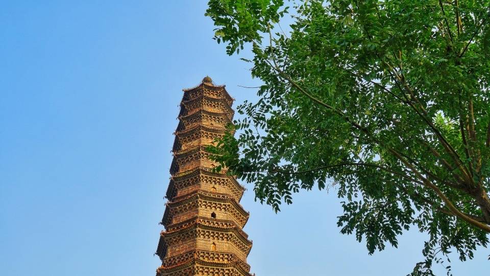 史料|开封铁塔，始建于何时有史料记载，何时落成却成了未解之谜