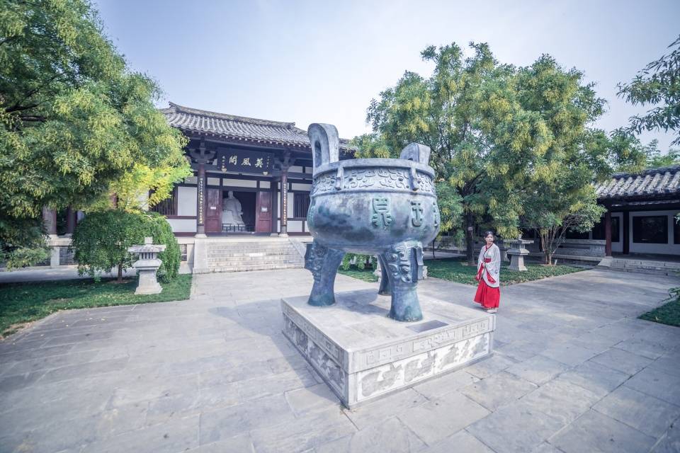 锦衣|项羽“富贵不还乡，如锦衣夜行”的回答因乡愁么？司马迁看不明白