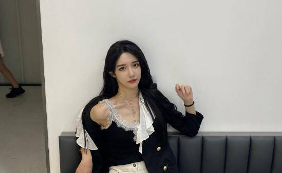 植发|继蔡萝莉之后，艾比也被爆出整容植发，清纯形象再也找不到了