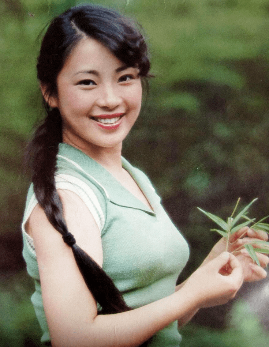 少林|原创30年前，被李连杰抛弃的前妻黄秋燕，如今怎么样了？