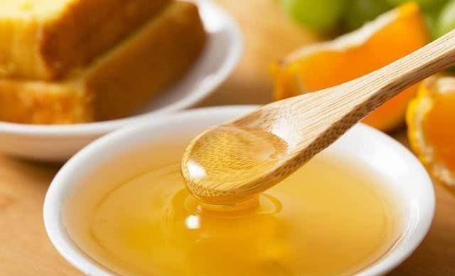 蜂蜜加什么喝美容 03e1241549b946a0a74634aeea222fbd.jpeg