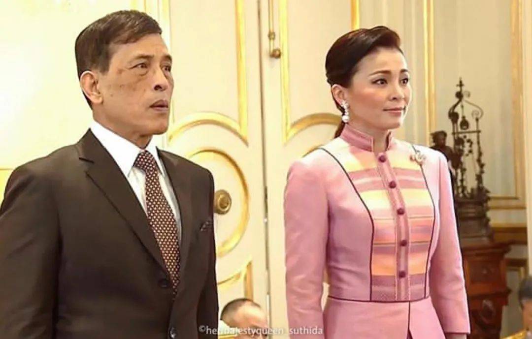 苏提达|泰王妻子都爱穿旗袍，西拉米人美穿旗袍更美，苏提达韵味更浓！