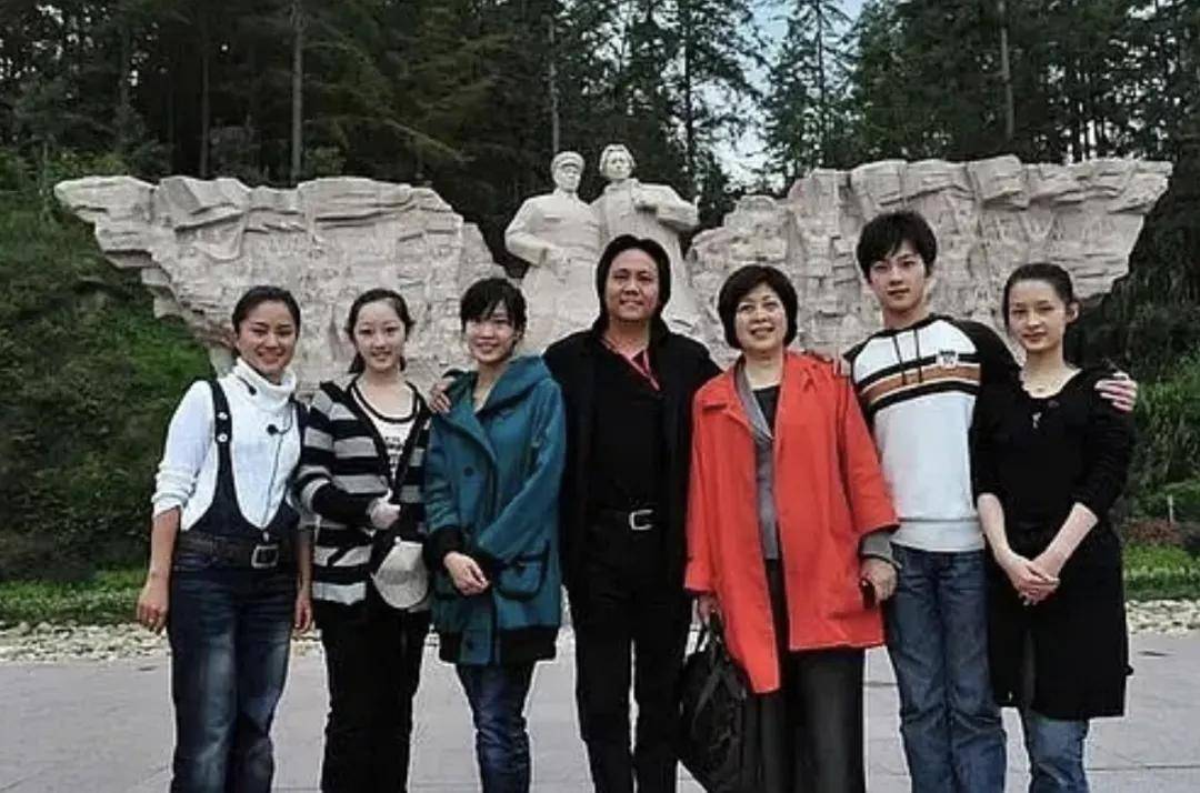 李沁|原创李沁杨洋复合了？那乔欣怎么办啊？