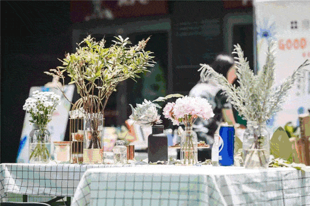 活动|假期打开方式|潮酷市集嗨逛+超低折嗨买,一个也不能少!