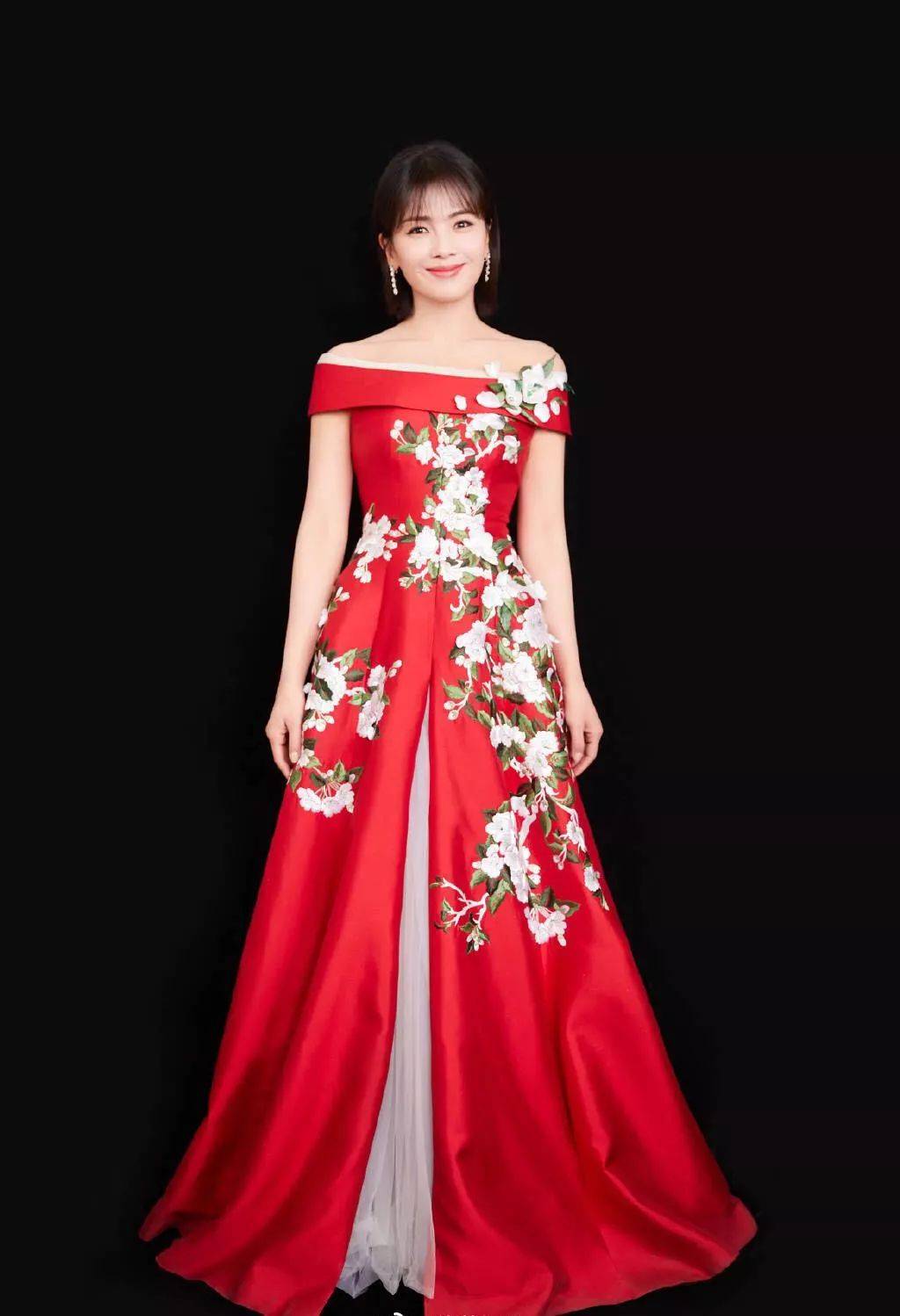 比较大气的新中式服装 bc5fcdb98c32423ca987a4dc2e01c089.jpeg