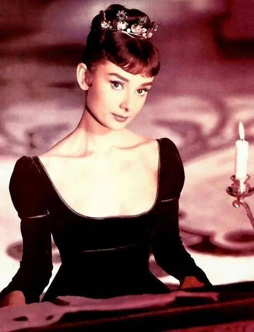 美少女|吊打鞠婧祎的真·四千年美少女，这方脸却甜到极致的美貌是开挂了吧！