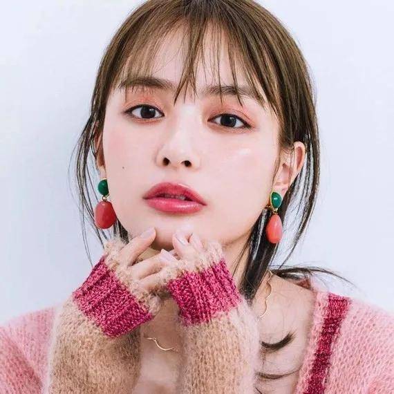 眼袋|从黑皮土妹变成CEO收割机，她到底do了什么？！