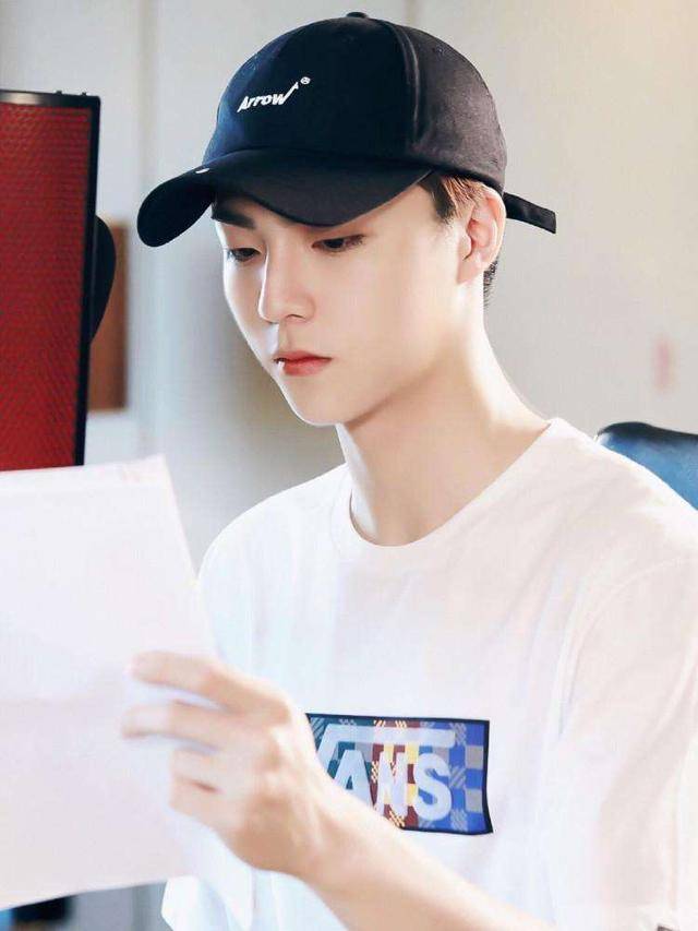 小时候|原创陈立农哽咽谈过早成熟，回忆自己小时候，真的很暖心啊