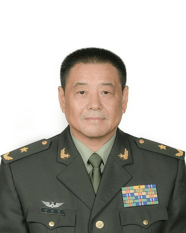 “陆军中将”徐起零：东部战区现任陆军司令员，相当于什么级别？