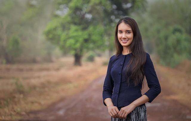 导游|缅甸富人区女孩，有钱有美貌，导游为啥说，没人敢娶？