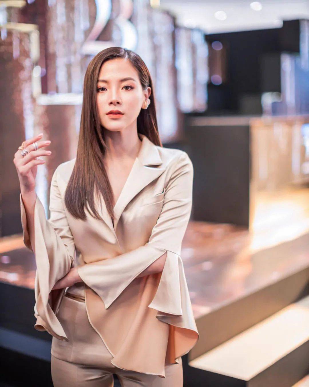 平采娜|甜美，婀娜，可御可纯，拥有1/4华人血统的她颜霸泰国娱乐圈！