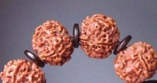 玛瑙|十一出门这些手串就别戴了，丢人！