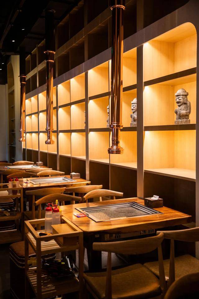 花图缘|竟然是在“石头”上烤?火了三年的韩式烤肉