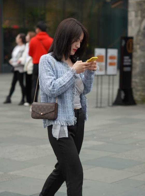 鞋子|当别人穿AJ热得难受时，小姐姐早已穿上“珠宝鞋”，清爽舒服