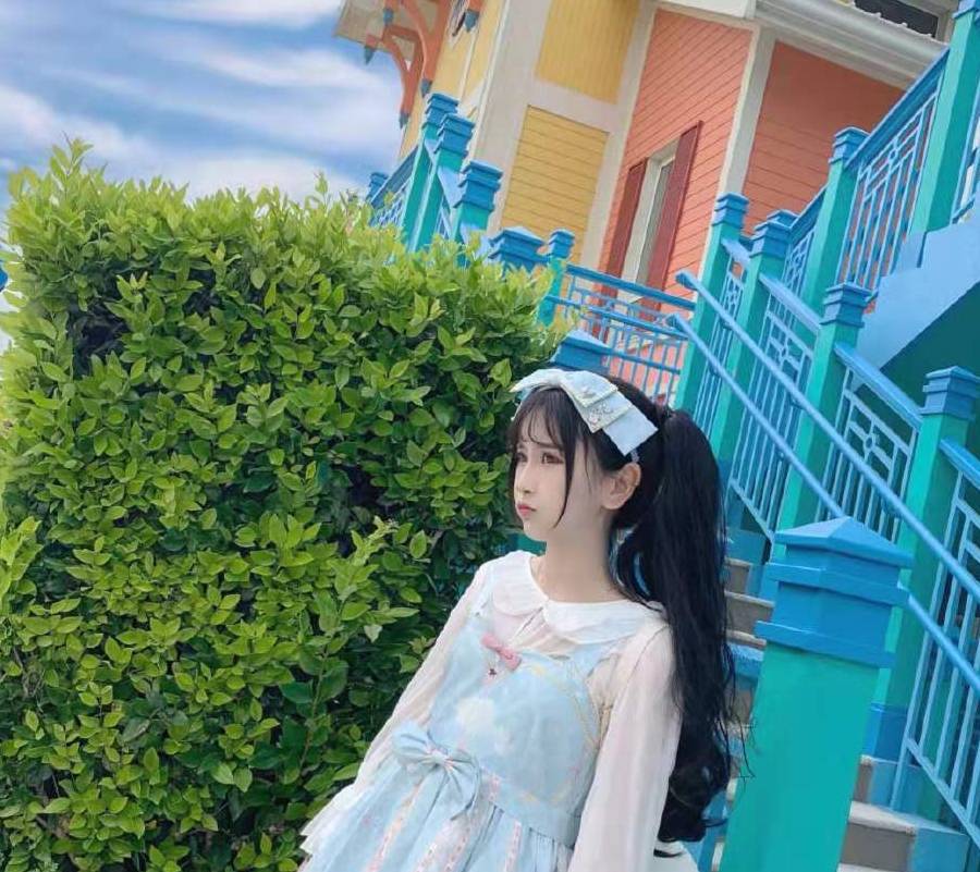 杨清|当杨清柠穿起萝莉服时有多美？网友：有一种自拍叫杨清柠的自拍！