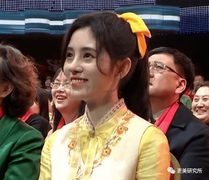 fa|鞠婧祎终于对上晚晚！两个镜头“造假精”，谁能艳压？