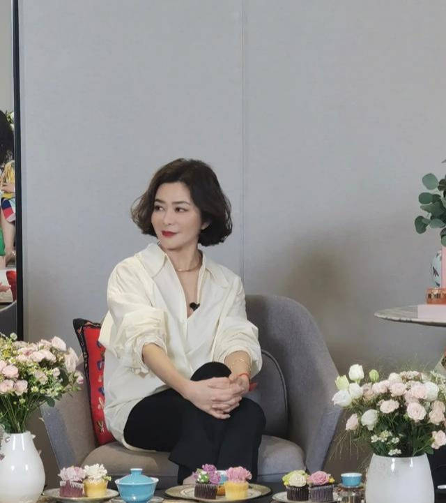 年轻美貌|58岁关之琳真不会老！生图照样肤白貌美气质佳，年轻美貌太罕见