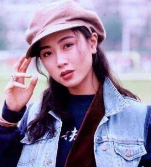 她,在最红时宣布出柜,今已退圈15年