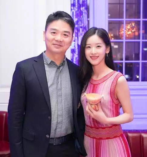 章泽天|被曝作弊挂科 章泽天维权要300万