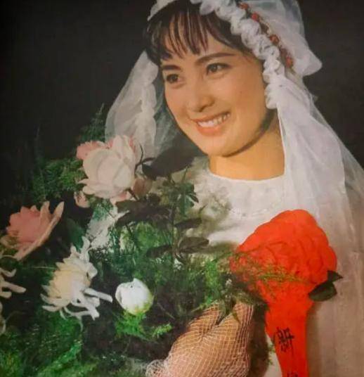 张金玲:曾是北影“三朵金花”,忍痛息影换来离婚,今逆袭成画家