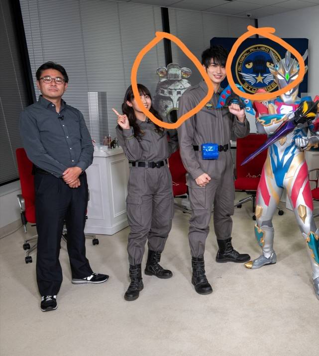 泽塔奥特曼:赛文加的使命传递给金古桥,主演们不忘纪念赛文加