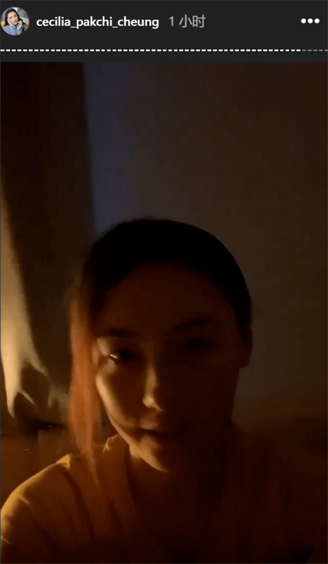 张柏芝晒自拍照显憔悴,隔离半个月太想念小儿子