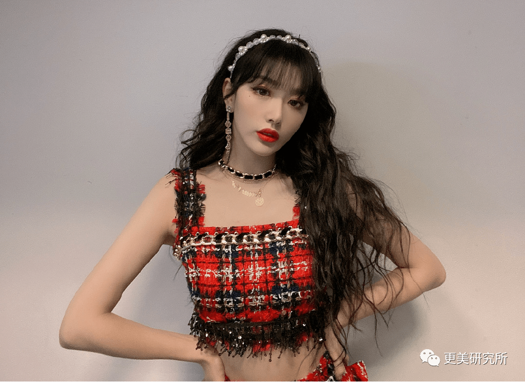 do|贵圈削骨图鉴 | 三代100个女星同时削掉半张脸、杨幂竟还垫底...