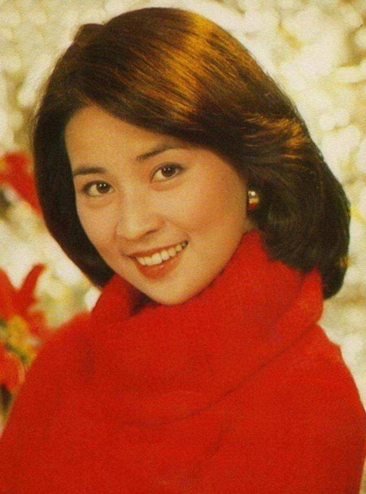 林凤娇30年前长啥样?没有修图的年代,甩吴绮莉几条街!