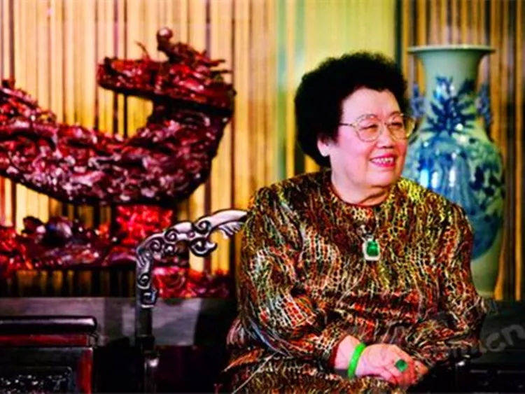 迟重瑞|65岁唐僧过生日，76岁老婆年老色衰身材走样靠一件宝贝征服御弟