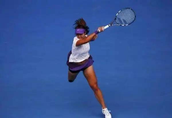 球拍|为什么说充分的随挥有助于控球?