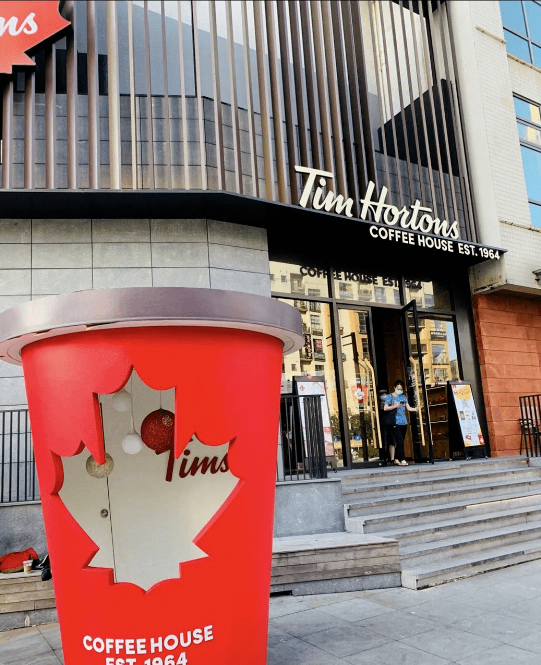 3,竞争力:tims"咖啡 甜甜圈"的差异化定位有戏吗?