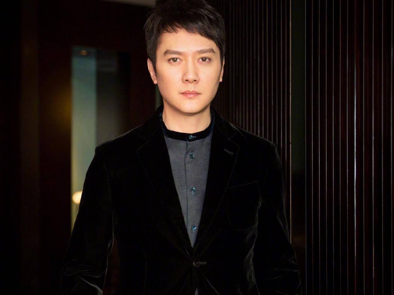 赵丽颖发文为二叔庆生冯绍峰创业时代登央视期待有翡