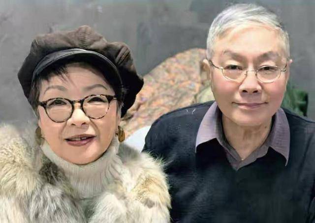 担心！香港资深艺人74岁前妻中风入院8日，现在