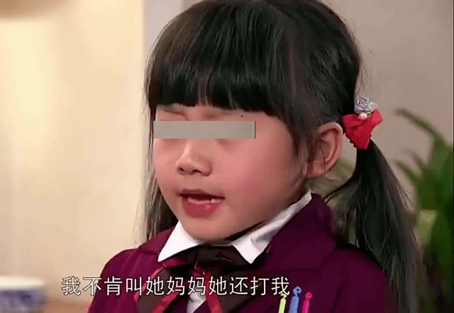 原创10岁女孩洗澡时内裤变红,告诉妈妈后被嘲讽,结果却被暖到了