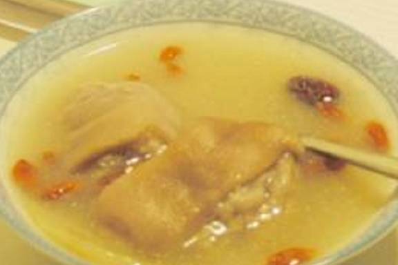 猪脚怎么煲汤好吃家常 6f1467baf36544739cec2c75de3a7315.jpeg