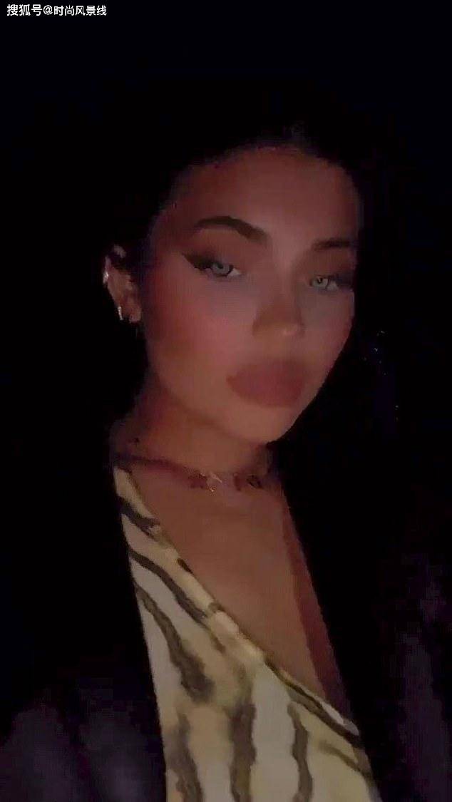 新照片在kylie skin明星的ins故事中分享.