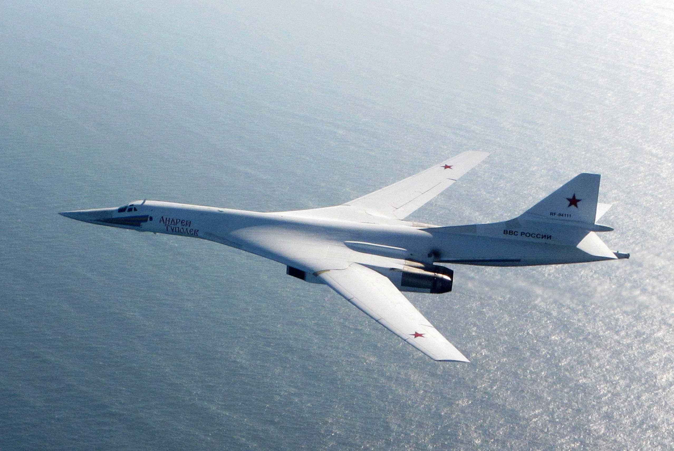 轰炸机在空军中的作用是什么？为什么各国大力研发新型轰炸机？_进行