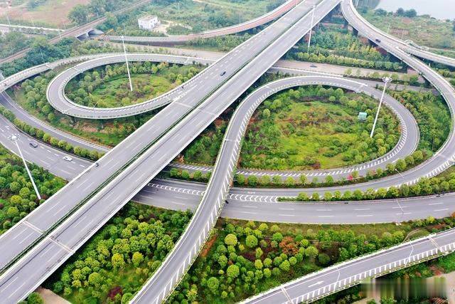 航拍衡阳市船山东路最美互通立交,高空俯瞰,曲线流畅,大气磅礴