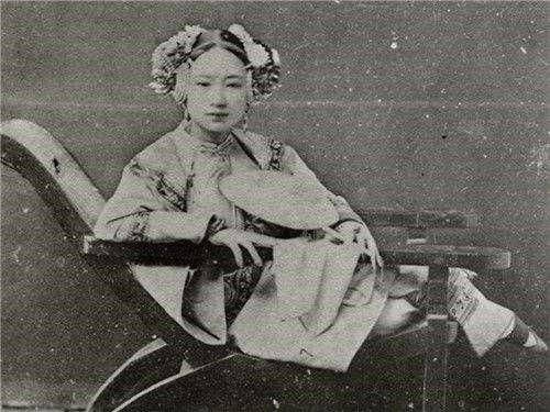 晚清第一名妓杨翠喜有多美?看完这组绝版黑白老照片，你就懂了_搜狐网