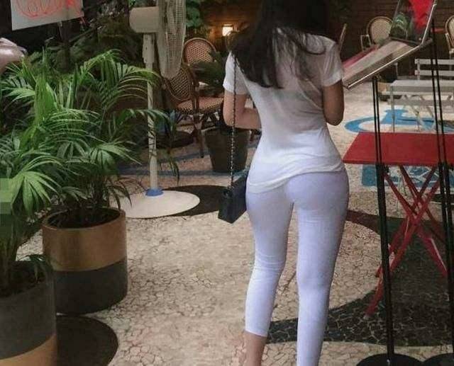 原创
搞笑GIF:一个妹子就是经常健身,要不然身材那么好