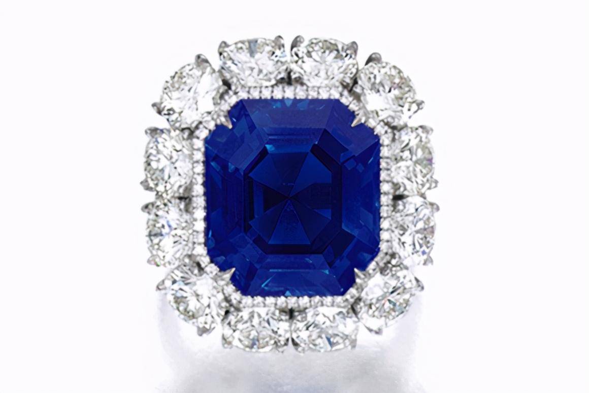 自远古时代以来,蓝宝石就成为了宝石爱好者的青睐对象,并一直处于珠宝