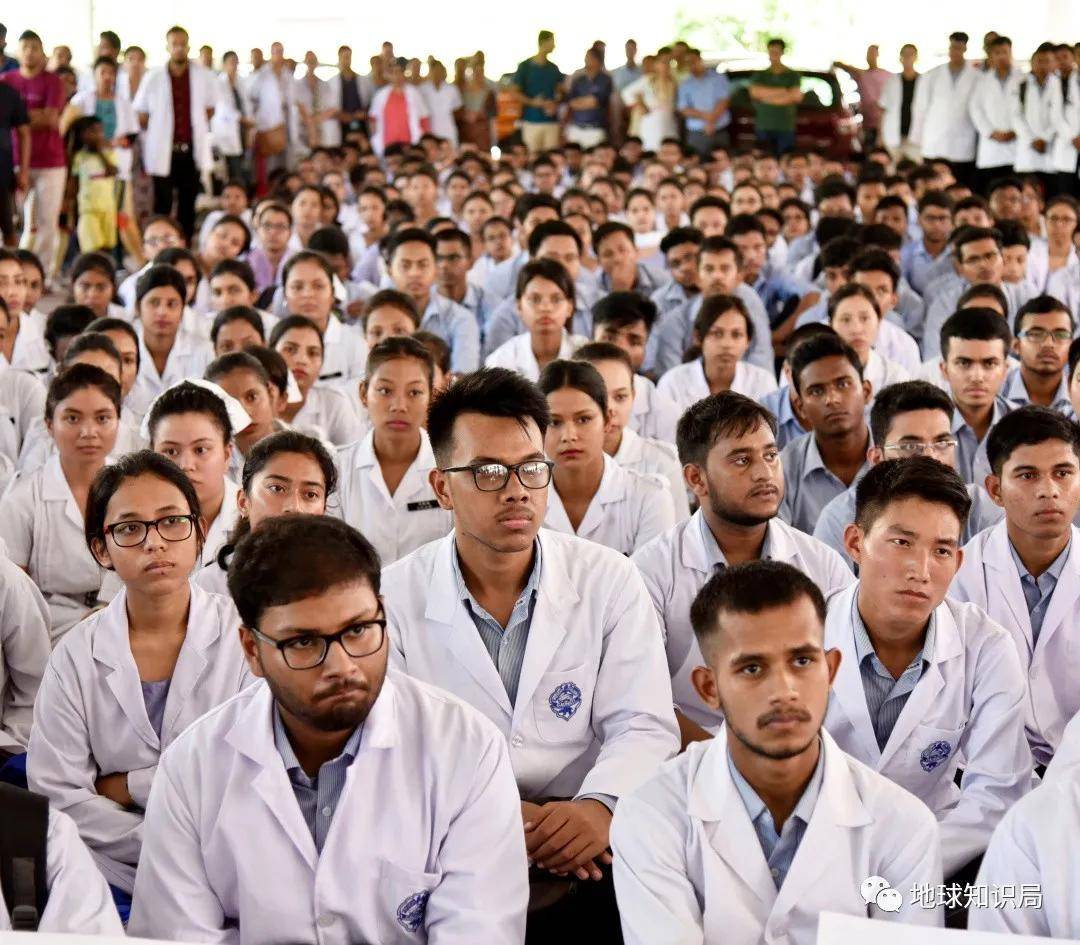 在印度,娶一个女生能拿多少彩礼钱?|地球知识局