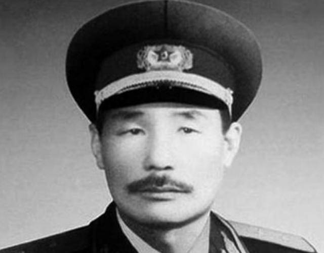 开国将帅中的贺胡子,王胡子,孙胡子是指哪三位将领