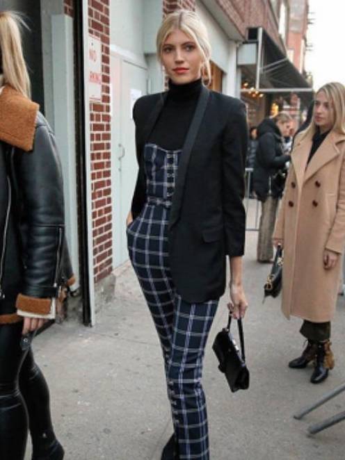 款式|抱怨靴子太磨脚？这双袜靴材质轻柔造型百搭，让你双脚踩地新体验