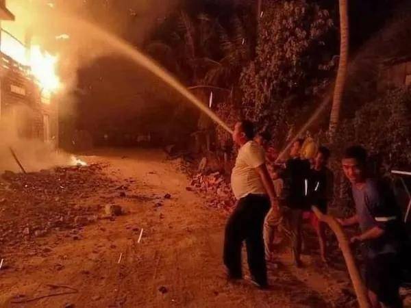 安全感|喵和鱼睡一起,是不是更有安全感?