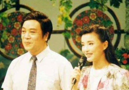 52岁杨澜惨遭排挤?曾和费翔爱恨缠绵 二婚后嫁亿万富豪!